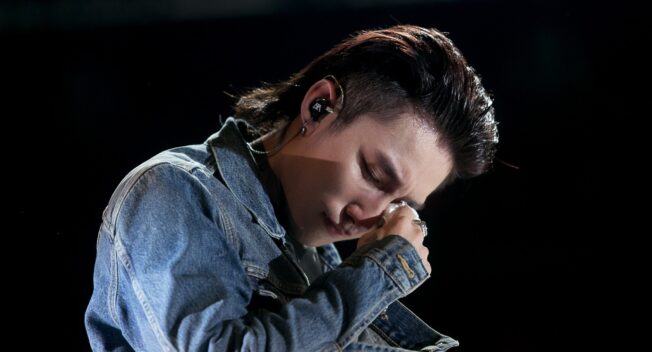 Sơn Tùng M-TP bật khóc trong tiệc sinh nhật với 5000 fans hâm mộ