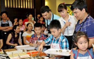 “Lẩu Hoà Bình” – giải kim cương cuộc thi: “Mẹ ơi! Con làm được”