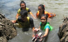 Học trò Sài thành…thử “chí thép” ở rừng Sác