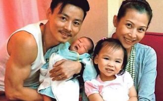 Thái Thiếu Phân hạnh phúc khoe ảnh gia đình