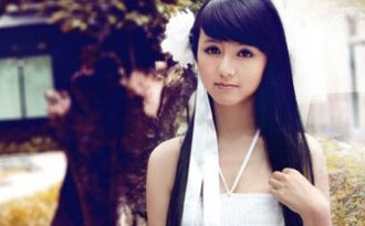 Ngắm vẻ đẹp thánh thiện của “kiều nữ búp bê”