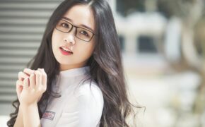 Nữ sinh 10X đẹp tựa “thiên thần” trong tà áo dài trắng