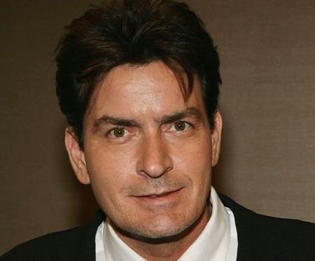 Charlie Sheen đã qua lại với vô số phụ nữ