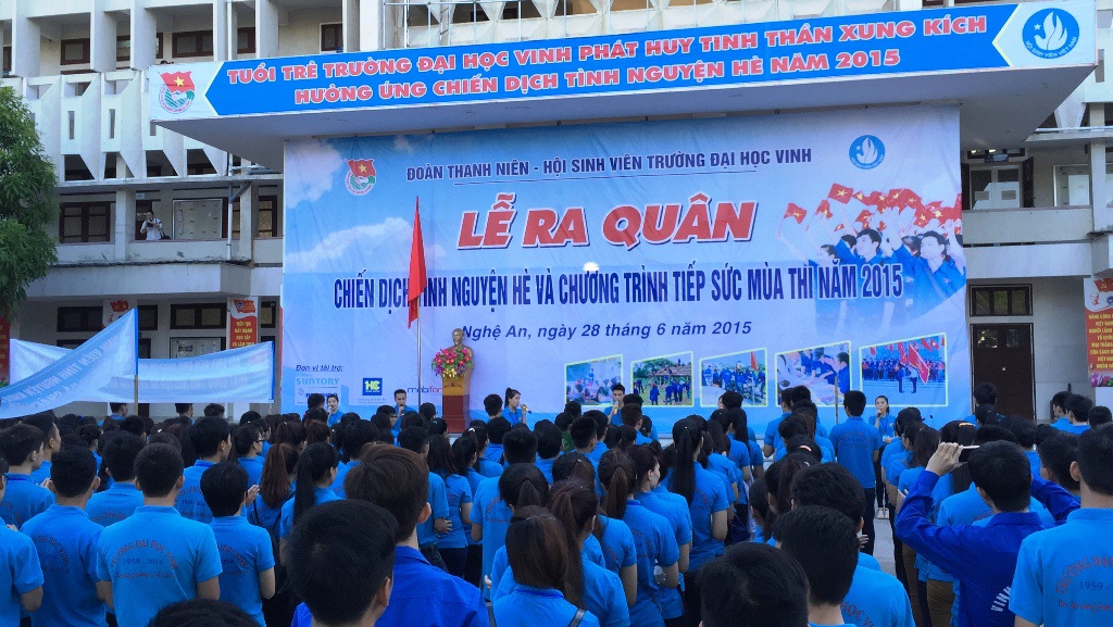 Lễ ra quân chiến dịch tình nguyện hè 2015.