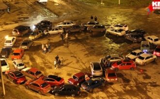 Cầu hôn bằng xe hơi xếp hình trái tim