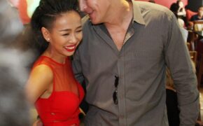 Thảo Trang “xấu lạ” tình cảm bên bạn trai ngày trở lại