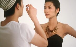 Làm nghề trang điểm, 9X kiếm 30 triệu mỗi tháng