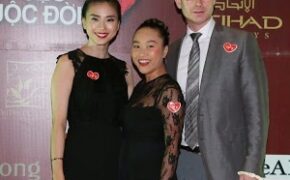 Đoan Trang lộ diện thân hình “mũm mĩm” sau khi sinh một tháng