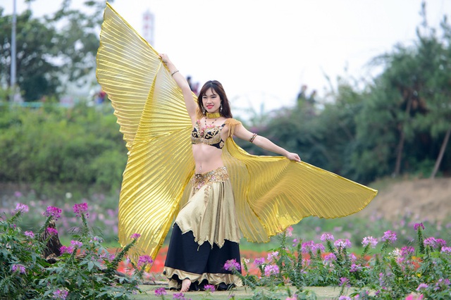  Nữ giáo viên 9X Vân Anh với niềm đam mê bộ môn bellydance. 