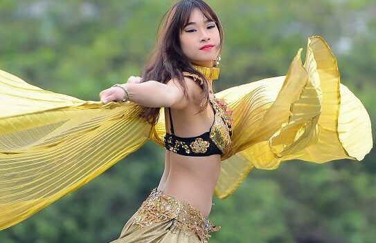 Niềm đam mê bellydance của cô giáo 9X