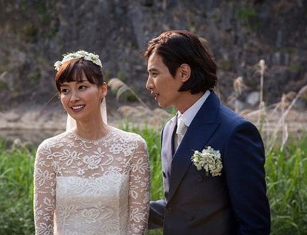 Won Bin và Lee Na Young trong hôn lễ bí mật diễn ra ngày 30/5.