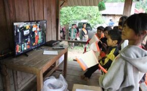 Có điện rồi, việc học hành của các cháu sẽ được đảm bảo hơn!