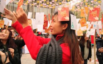 “Tết này đừng dán mặt vào màn hình, hãy trò chuyện nhiều hơn”