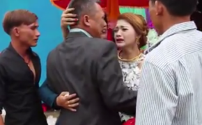 Xúc động clip nước mắt người cha tiễn con gái về nhà chồng
