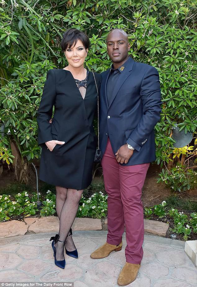  Bà Kris Jenner, 62 tuổi và phi công trẻ Corey Gamble, 33 tuổi dự sự kiện thời trang tại Los Angeles ngày 8/4 vừa qua 