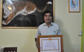 Lão nông dân nuôi bò, trồng chuối trên đất phèn… thu tiền tỷ mỗi năm