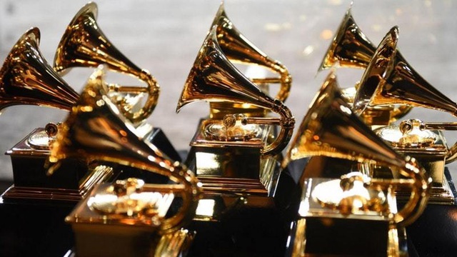 Người đẹp lộng lẫy váy áo trên thảm đỏ Grammy 2019 - 5