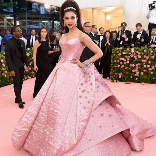 Minh tinh Ấn Độ kiêu sa dự Met gala - 5