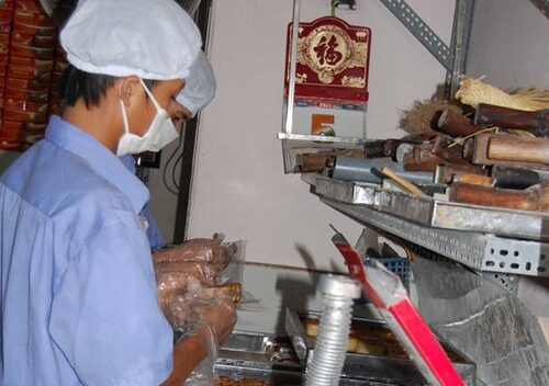 Hà Nội bắt đầu kiểm tra bánh trung thu