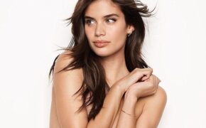 Sara Sampaio bốc lửa trong ảnh quảng cáo mới