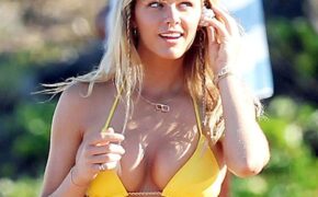 Vợ tay vợt Andy Roddick nổi bật tại sự kiện