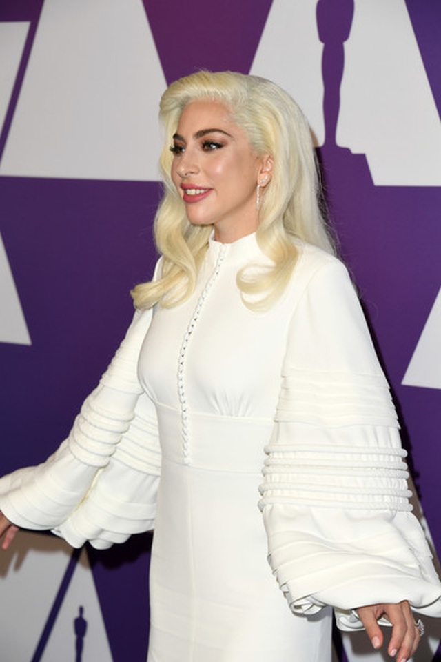 Lady Gaga tái xuất với phong cách thời trang quái chiêu - 12