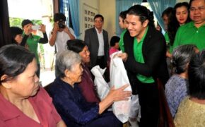 Ca sĩ, nghệ sĩ cùng tổ chức làm từ thiện dịp cuối năm