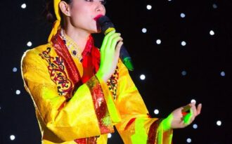 Phạm Hương hát “Dạ cổ hoài lang” trong phần thi tài năng