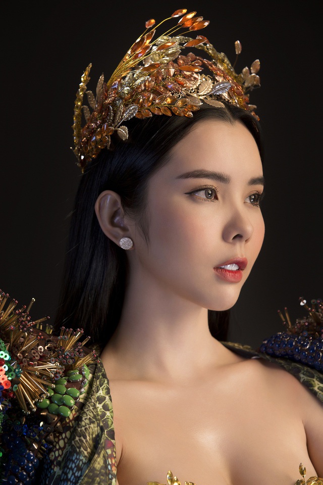 Huỳnh Vy khoe trang phục truyền thống ấn tượng trong cuộc thi Miss Tourism Queen Worldwide 2018 - 4