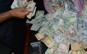 Kinh ngạc tìm thấy kho báu của một bà lão ăn mày