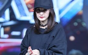 Dương Mịch tiều tụy, gầy gò vì scandal ngoại tình của chồng