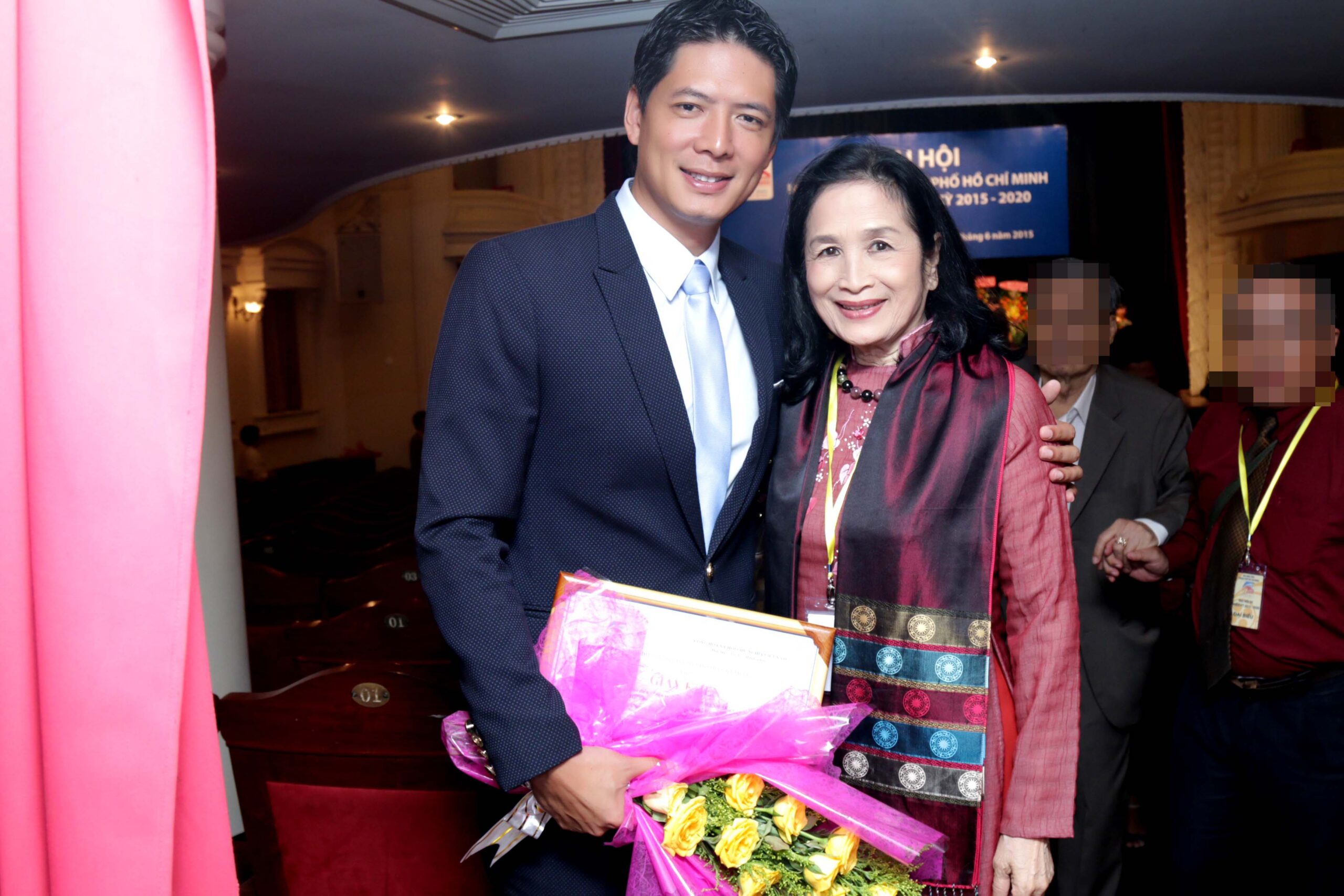 Bình Minh bất ngờ được Bình Minh bất ngờ được thăng chức Phó Chủ tịch Hội Điện ảnh thành phố