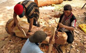 Nghệ nhân Tây Nguyên thi tài chế tác tượng gỗ dân gian