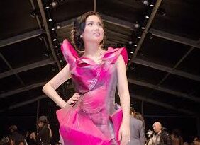 Em gái Cẩm Ly dự show Quỳnh Paris ở New York