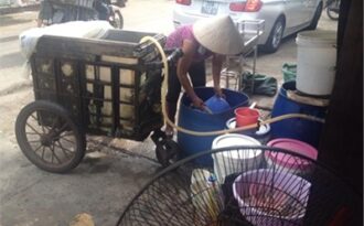 Thu tiền triệu mỗi ngày nhờ bán nước giếng khoan