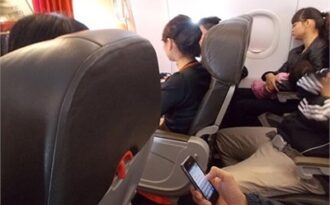Xấu hổ vì thói xấu đi máy bay của một số người Việt