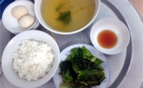 Sốc với mâm cơm mẹ chồng nấu cho con dâu ở cữ