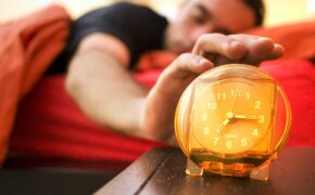 Kiếm nửa tỷ đồng bằng việc nằm bất động trên giường 2 tháng