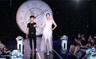 Sự cố tái mặt trong phòng cô dâu, cả hôn trường nhốn nháo