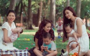 Ba bà mẹ sao Việt đơn thân tung MV đẫm nước mắt mừng ngày 8/3