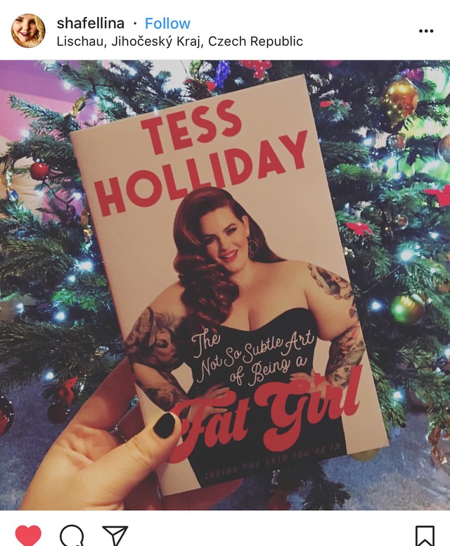  Tess Holliday còn thành công khi phát hành tự truyện của cô gái béo. 