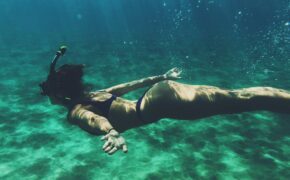 Thân hình quyến rũ của thiên thần nội y trẻ nhất