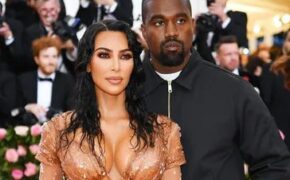 Kim Kardashian đón con thứ 4 nhờ người mang thai hộ