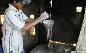 Kỳ công nghề làm bún Song Thằn tiến Vua ở đất võ Bình Định