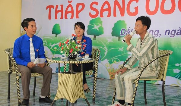 Hơn 400 phạm nhân được “thắp sáng ước mơ hoàn lương”