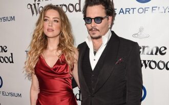 Amber Heard gọi cảnh sát vì Johnny Depp cử người tới nhà
