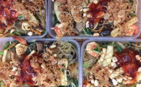 Xuyên đêm ship hàng, “đếm tiền mỏi tay” nhờ bán đồ nhậu mùa World Cup