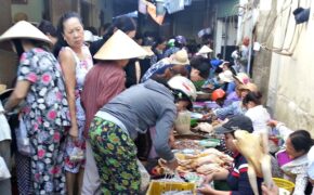 Tiểu thương than thất thu vì chợ “cóc”