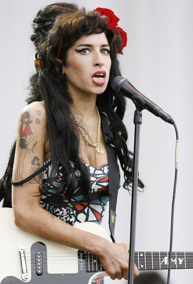  Amy Winehouse khi còn sống cũng nổi tiếng mê xăm trổ 