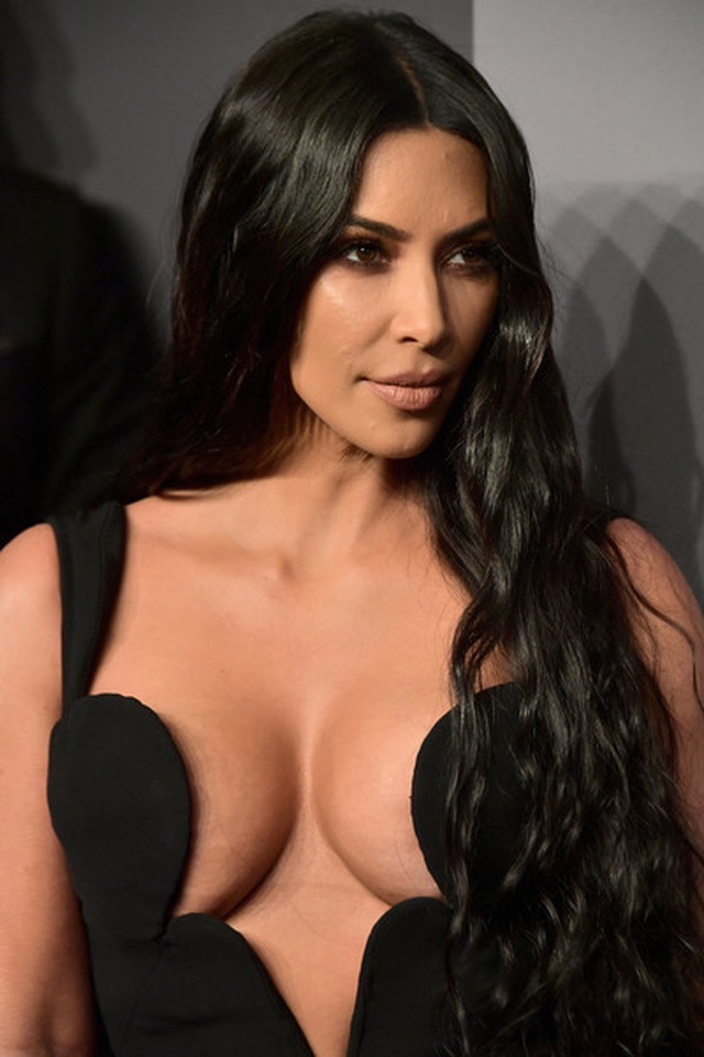 Kim Kardashian đón con thứ 4 nhờ người mang thai hộ - 5